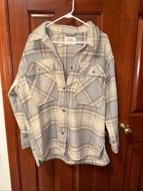 Ashley By 26 International Plaid Utility Shacket in Gray and Cream